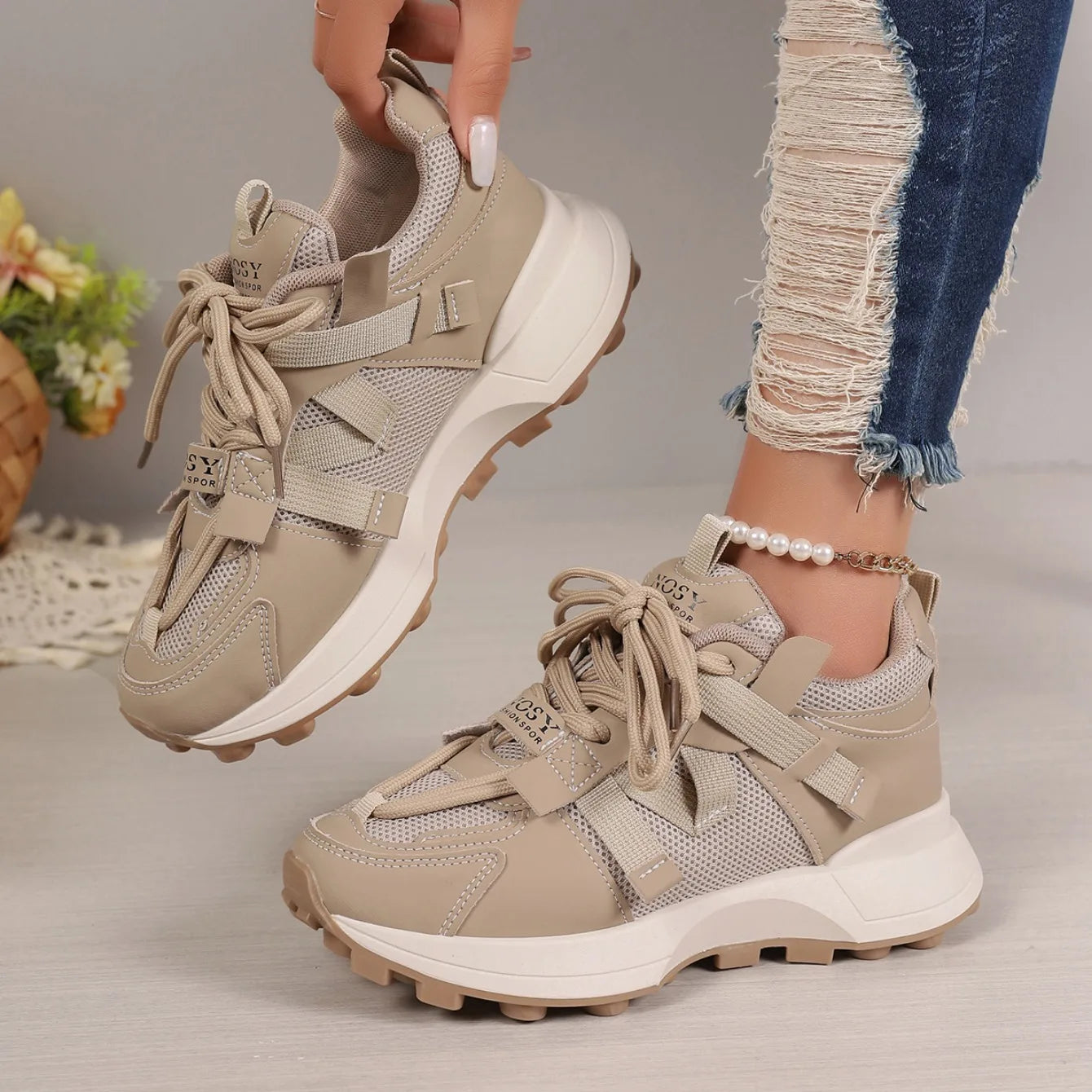 Fall Platform Sneakers for Women – Breathable Casual Lace-Up Low Tops, Lightweight Outdoor Walking Shoes