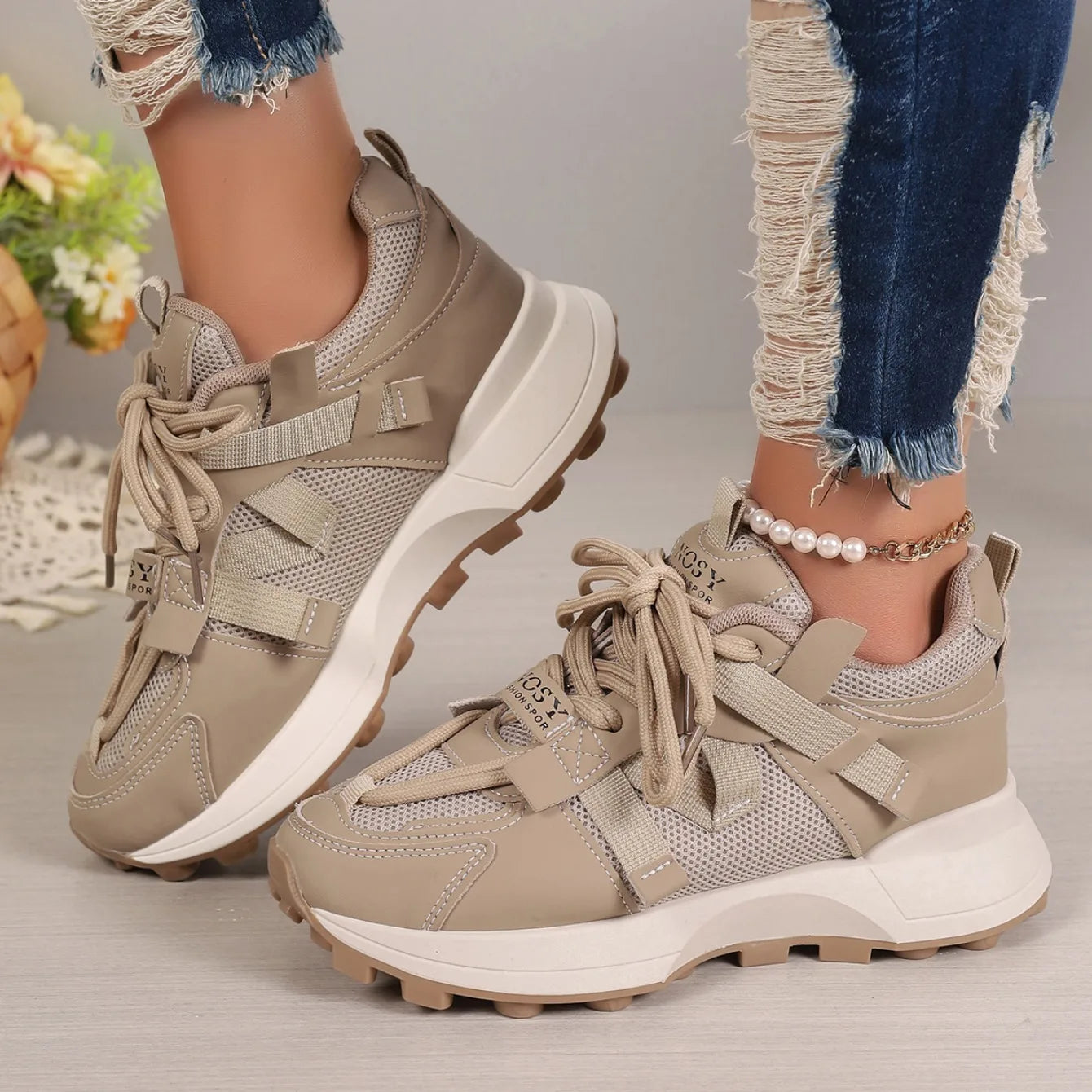 Fall Platform Sneakers for Women – Breathable Casual Lace-Up Low Tops, Lightweight Outdoor Walking Shoes