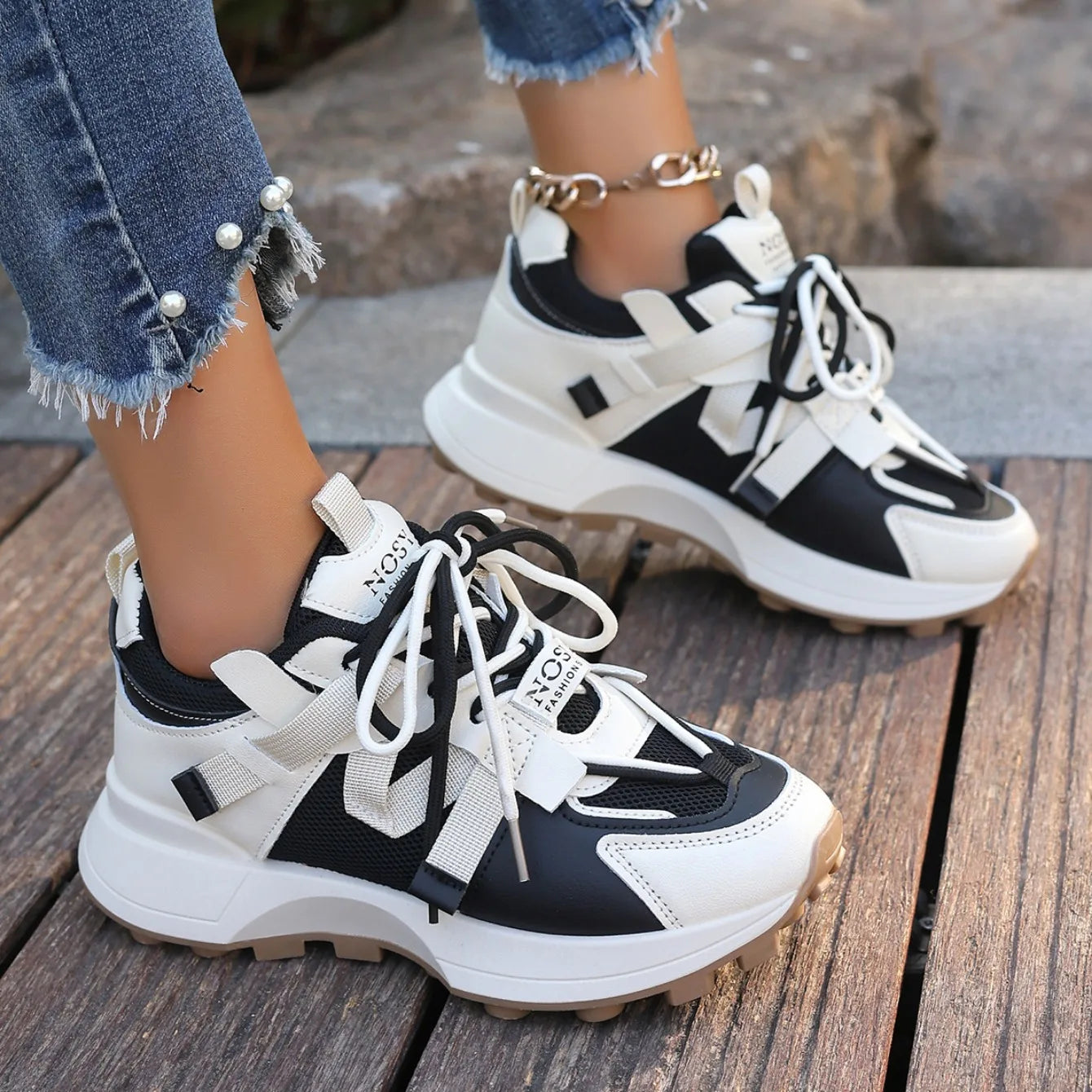 Fall Platform Sneakers for Women – Breathable Casual Lace-Up Low Tops, Lightweight Outdoor Walking Shoes